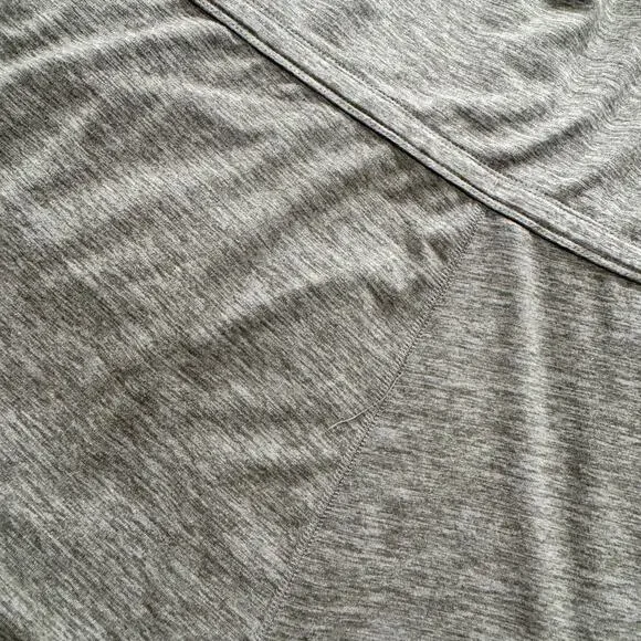 Vuori Jogger Women’s Medium Gray Romper Athleisure Yoga Travel Lounge Minimalist - Picture 16 of 16